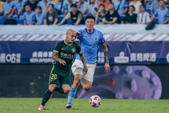 篮球巨星卡扎泰山队续约难题：32岁合同到期，未来去向成谜