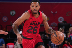 东契奇初次听说被交易竟不是独行侠通知震惊之余一把砸掉手机